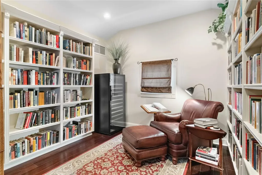 1656 Hillview Street Sarasota FL 34239