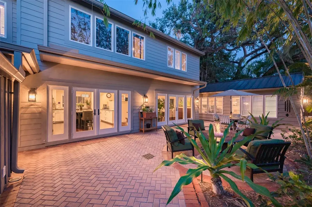 1656 Hillview Street Sarasota FL 34239