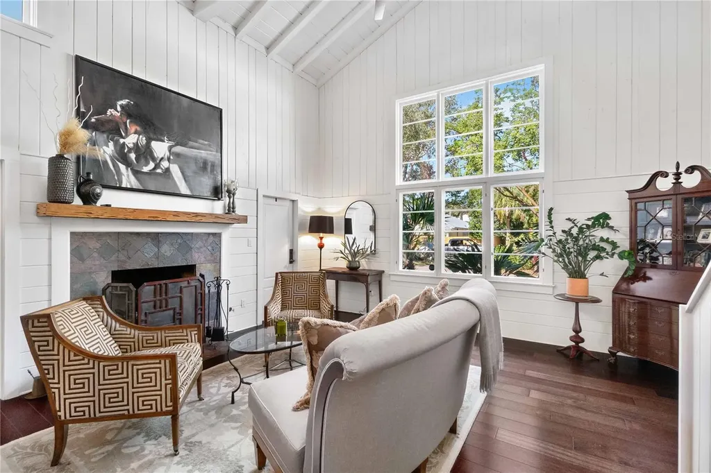 1656 Hillview Street Sarasota FL 34239