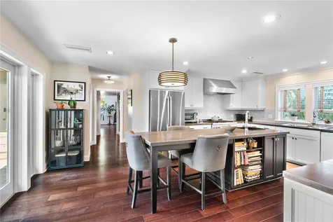 1656 Hillview Street Sarasota FL 34239