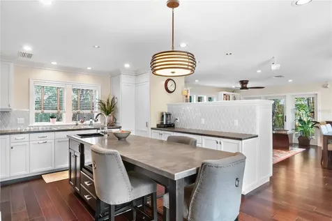 1656 Hillview Street Sarasota FL 34239