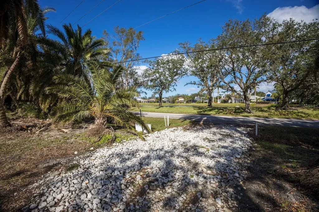 9205 9th Avenue NW Bradenton FL 34209
