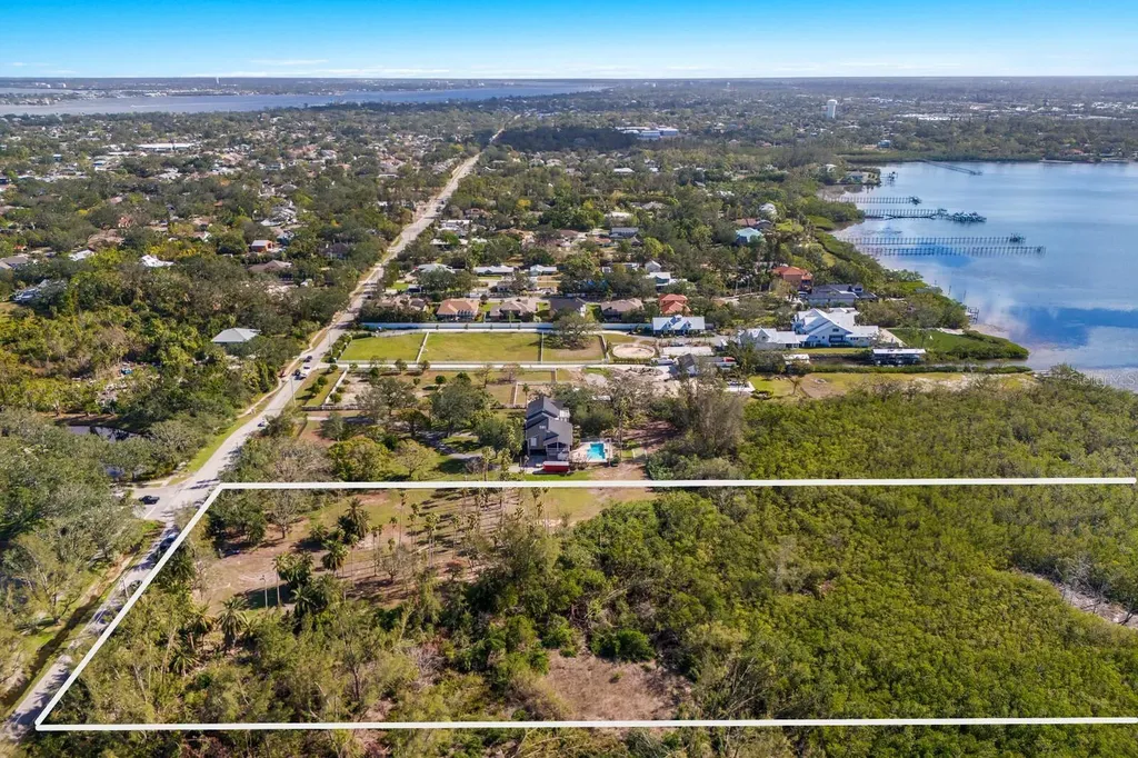 9205 9th Avenue NW Bradenton FL 34209