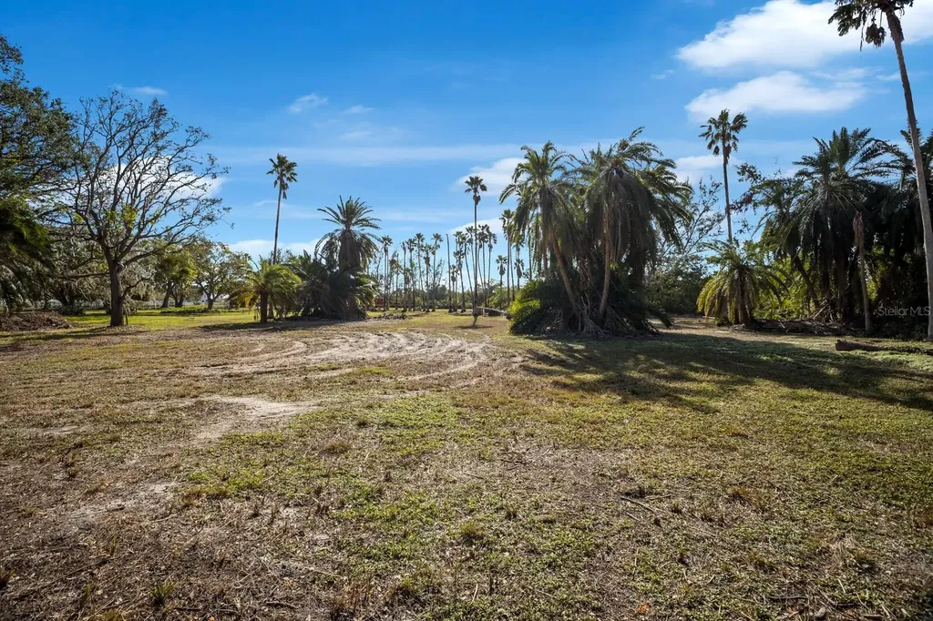 9205 9th Avenue NW Bradenton FL 34209