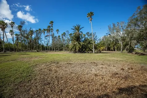 9205 9th Avenue NW Bradenton FL 34209