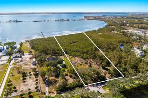9205 9th Avenue NW Bradenton FL 34209
