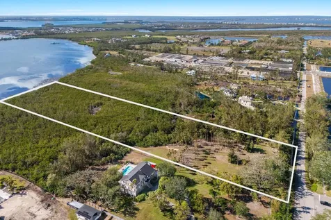 9205 9th Avenue NW Bradenton FL 34209