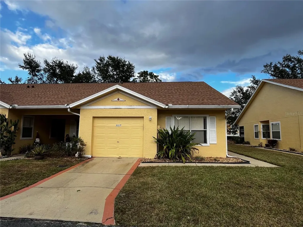 3211 Queen Palms Court Kissimmee FL 34747
