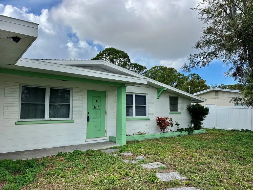4610 21st Street W Bradenton FL 34207