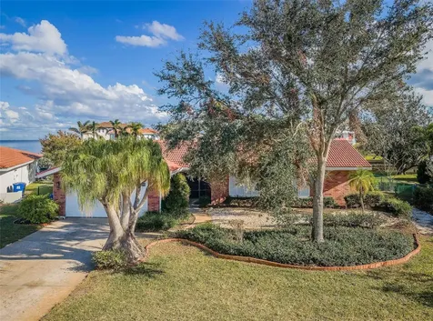 2084 Iowa Avenue NE St Petersburg FL 33703