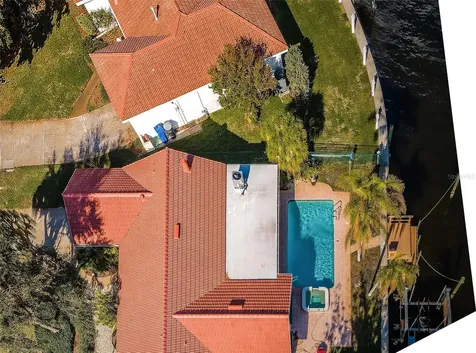 2084 Iowa Avenue NE St Petersburg FL 33703