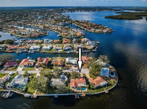 2084 Iowa Avenue NE St Petersburg FL 33703