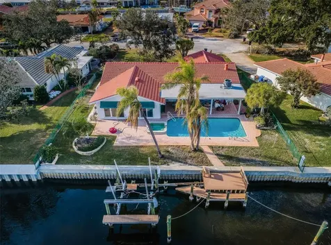 2084 Iowa Avenue NE St Petersburg FL 33703
