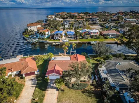 2084 Iowa Avenue NE St Petersburg FL 33703