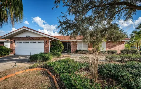 2084 Iowa Avenue NE St Petersburg FL 33703