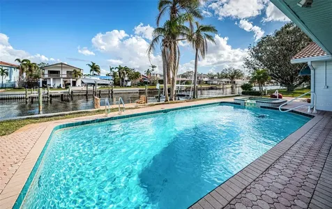 2084 Iowa Avenue NE St Petersburg FL 33703