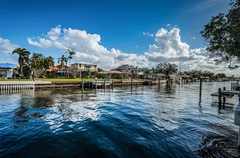 2084 Iowa Avenue NE St Petersburg FL 33703