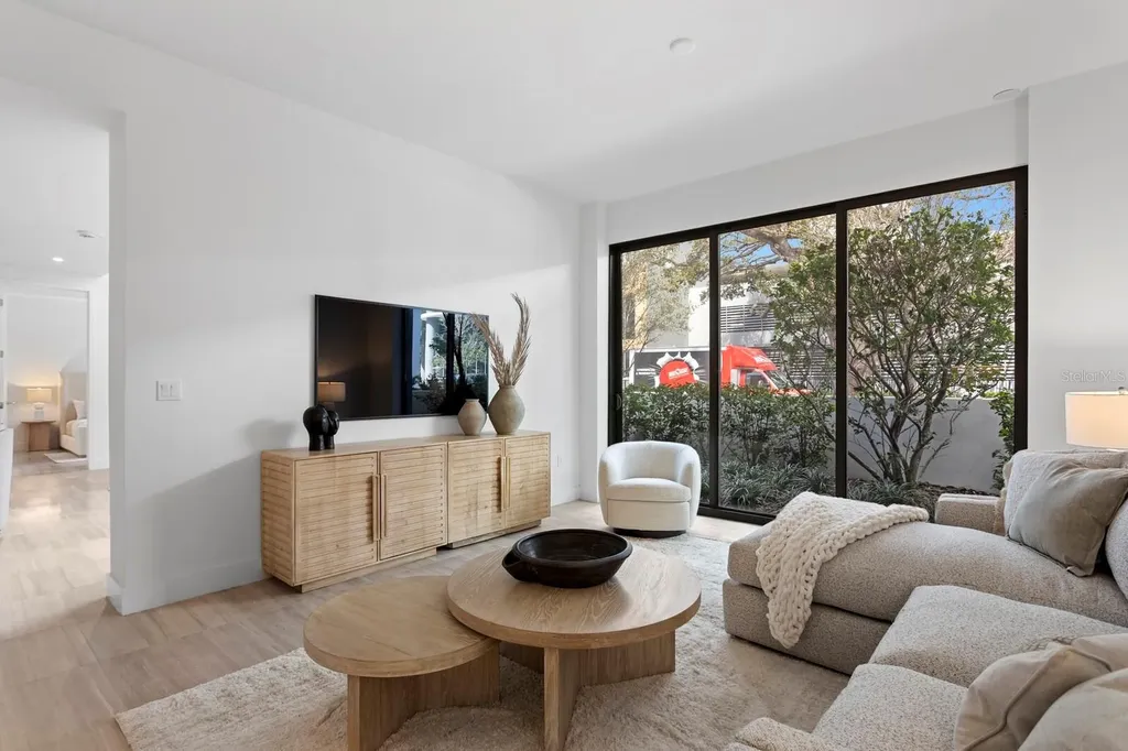 3020 W Santiago Street Tampa FL 33629