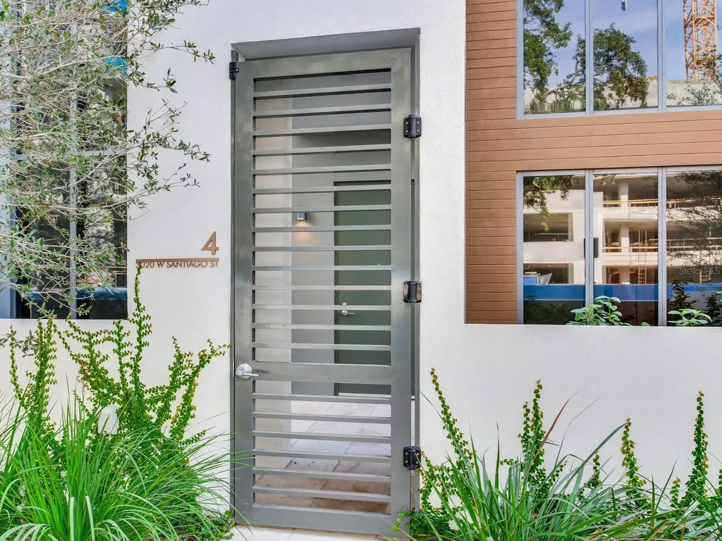 3020 W Santiago Street Tampa FL 33629
