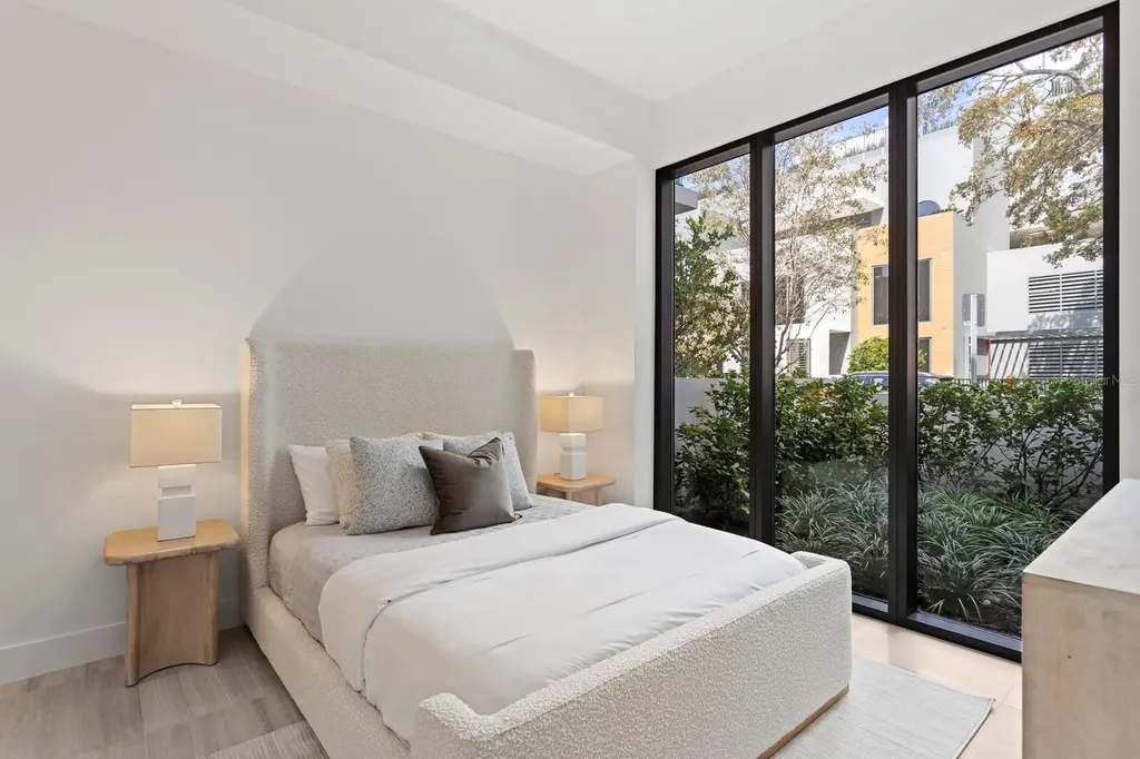 3020 W Santiago Street Tampa FL 33629