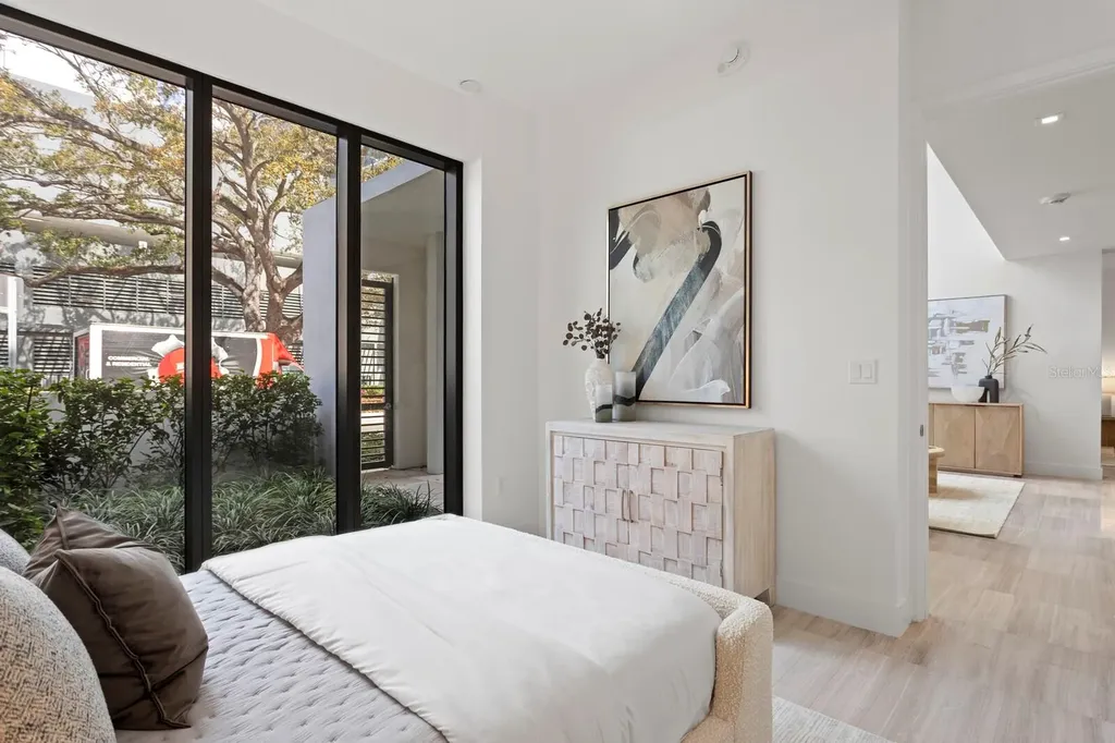 3020 W Santiago Street Tampa FL 33629