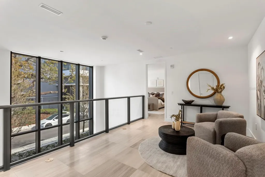 3020 W Santiago Street Tampa FL 33629