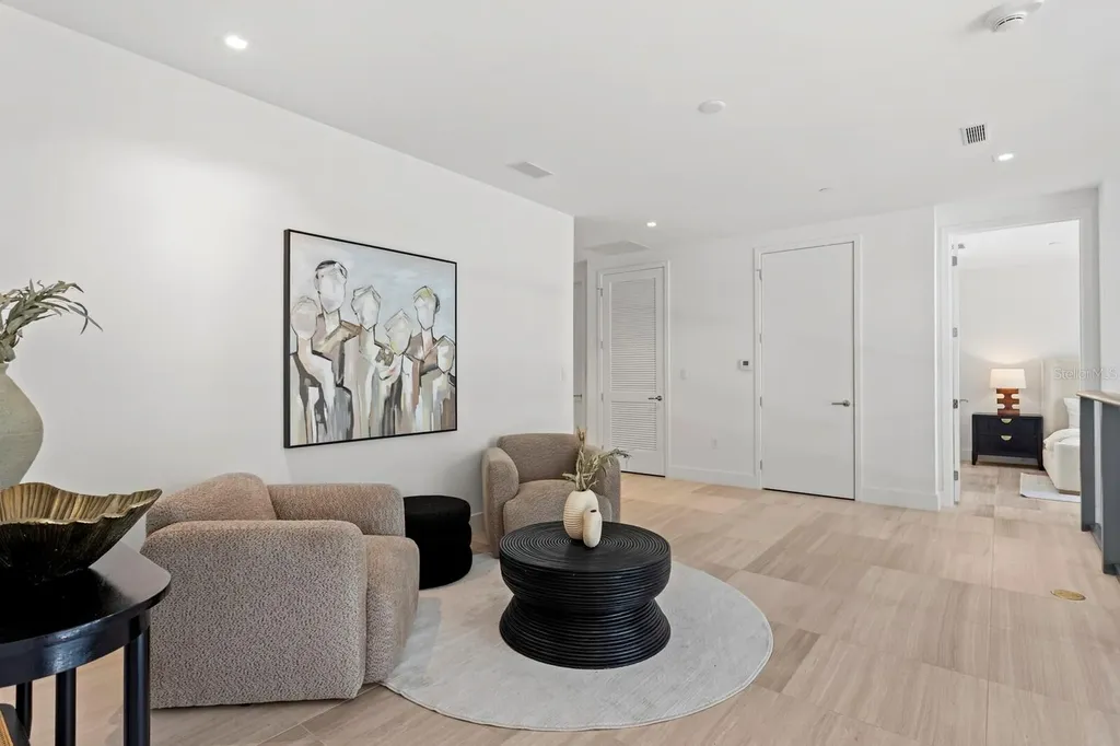 3020 W Santiago Street Tampa FL 33629