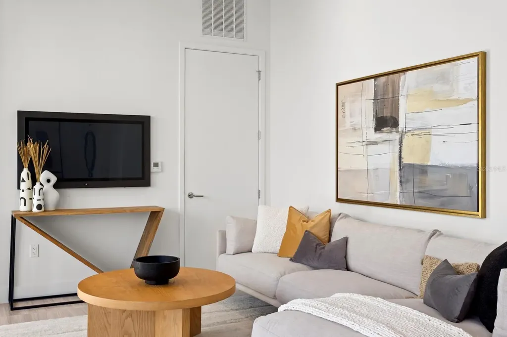 3020 W Santiago Street Tampa FL 33629