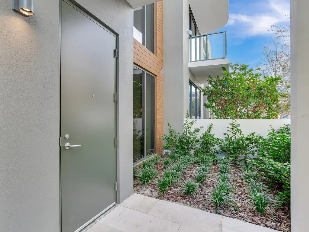 3020 W Santiago Street Tampa FL 33629