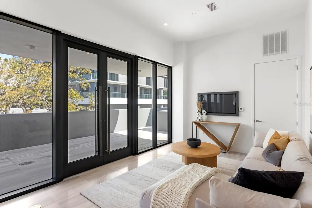 3020 W Santiago Street Tampa FL 33629