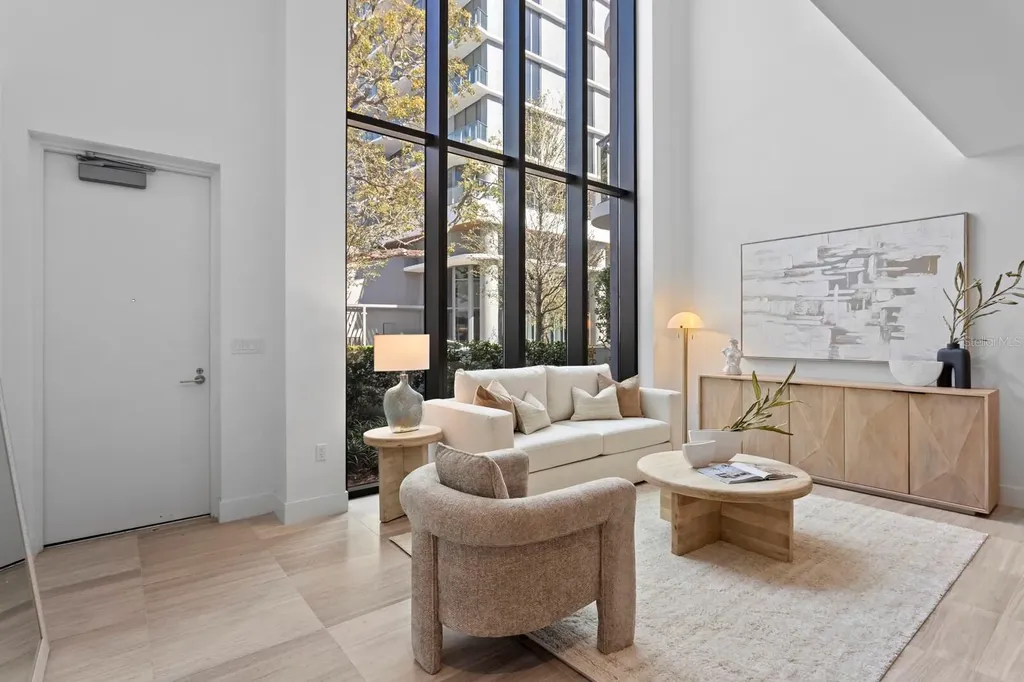 3020 W Santiago Street Tampa FL 33629