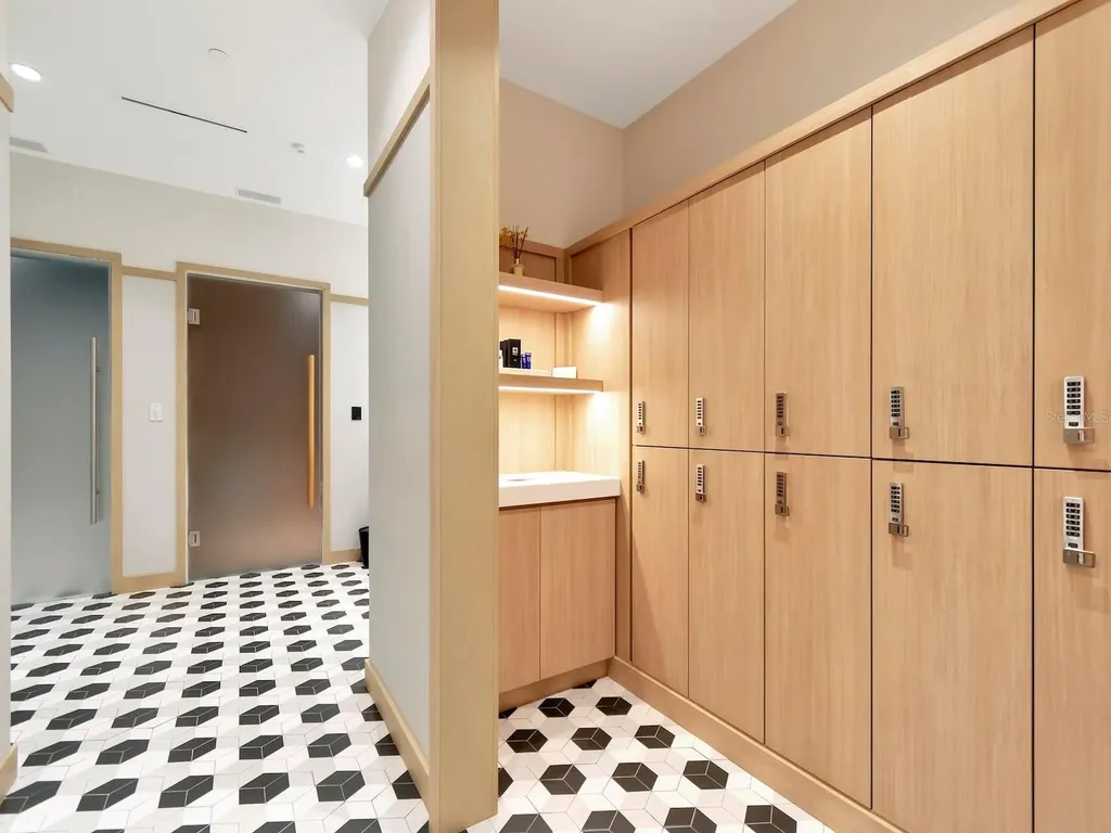 3020 W Santiago Street Tampa FL 33629