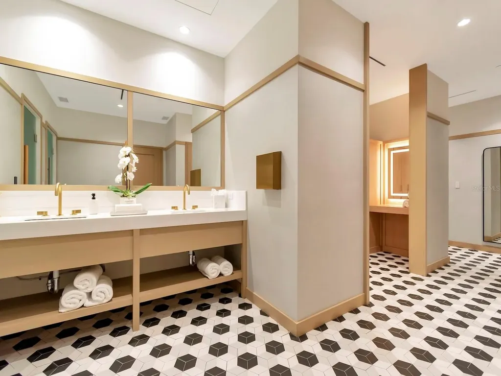 3020 W Santiago Street Tampa FL 33629