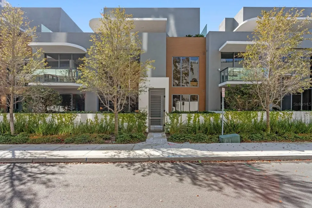 3020 W Santiago Street Tampa FL 33629