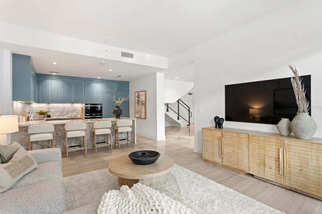 3020 W Santiago Street Tampa FL 33629