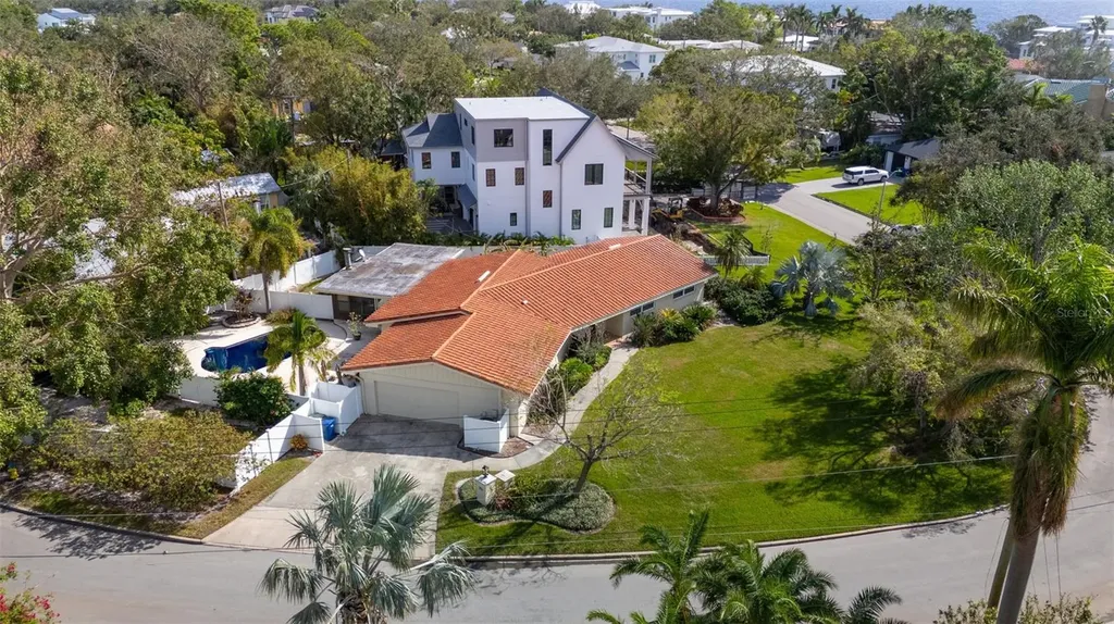 69 Martinique Avenue Tampa FL 33606