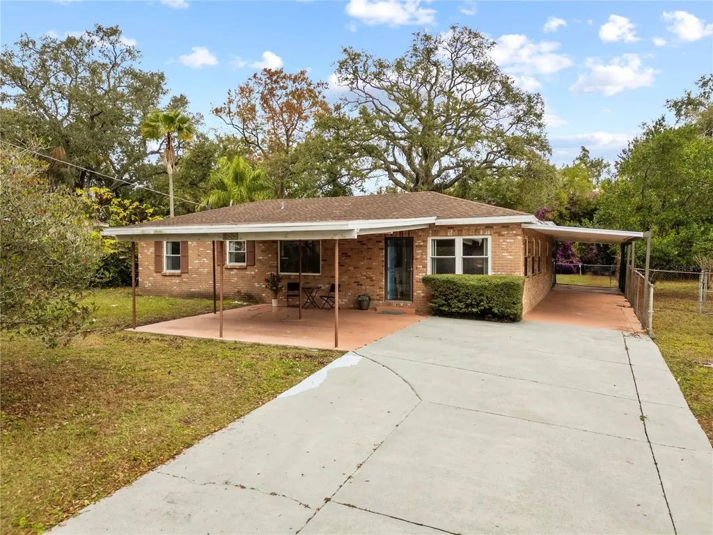1515 W Meadowbrook Avenue Tampa FL 33612