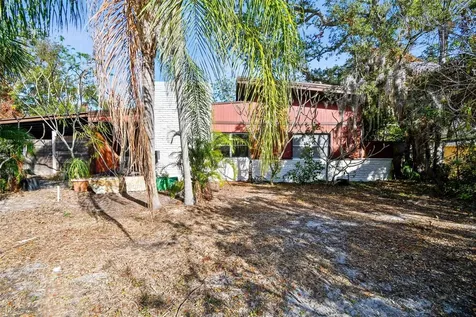 525 Jasmine Way S St Petersburg FL 33705