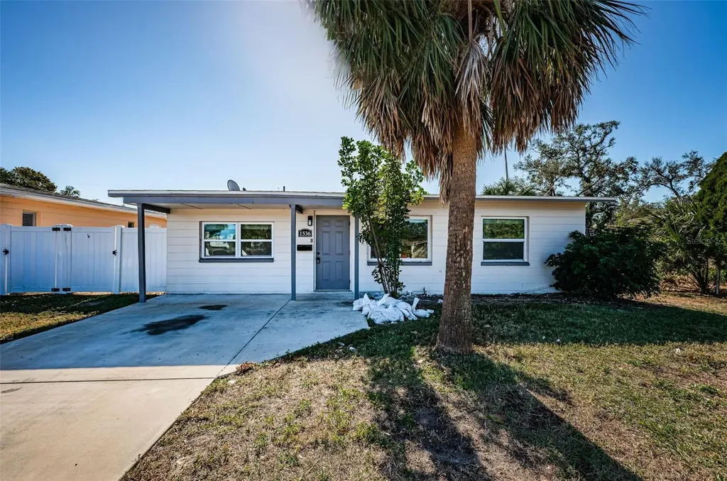 1536 77th Avenue N St Petersburg FL 33702