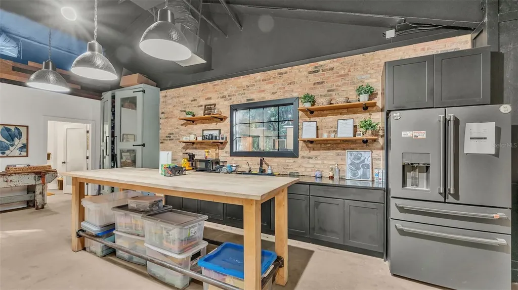 705 Jerry Smith Road Dover FL 33527