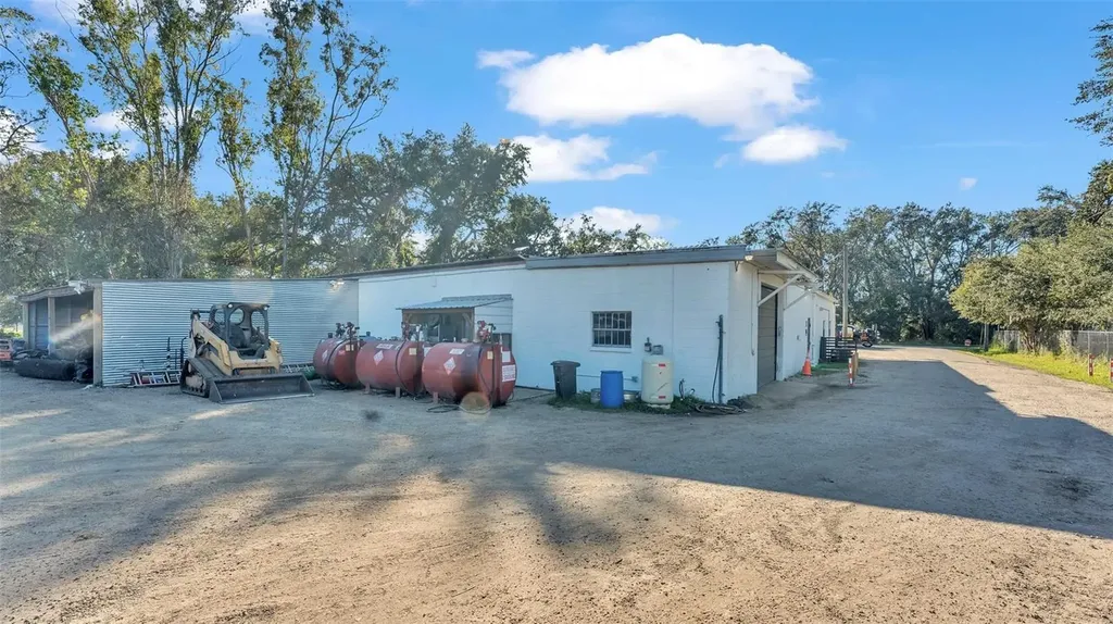 705 Jerry Smith Road Dover FL 33527