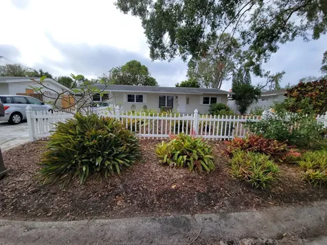 4604 W Villa Rosa Street Tampa FL 33611