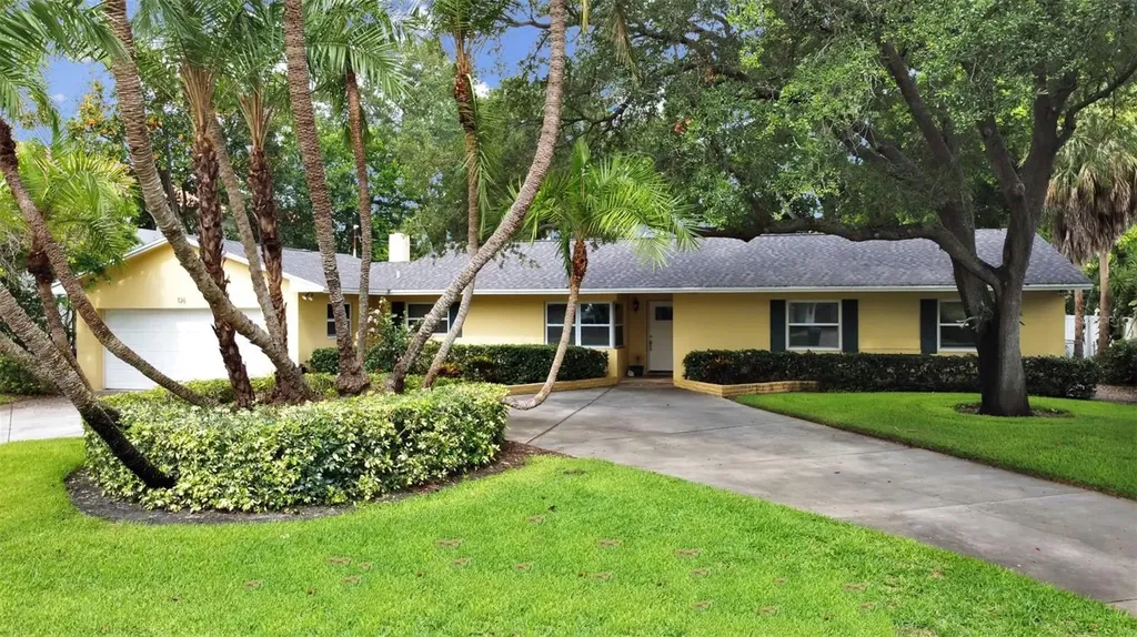 136 Bay Point Drive NE St Petersburg FL 33704