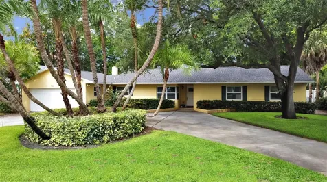 136 Bay Point Drive NE St Petersburg FL 33704