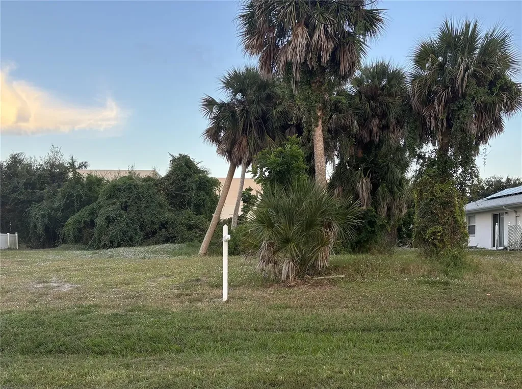 145 Mark Twain Lane Rotonda West FL 33947