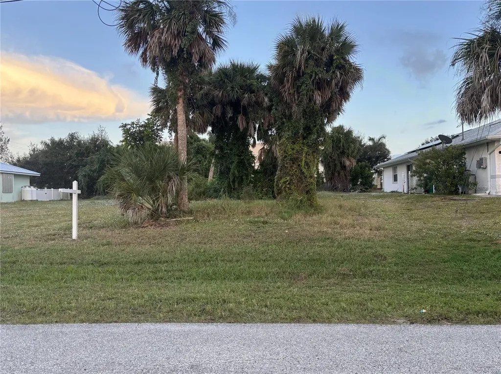 145 Mark Twain Lane Rotonda West FL 33947