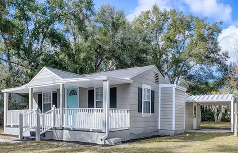 1323 Liberty Avenue Mount Dora FL 32757