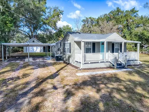 1323 Liberty Avenue Mount Dora FL 32757