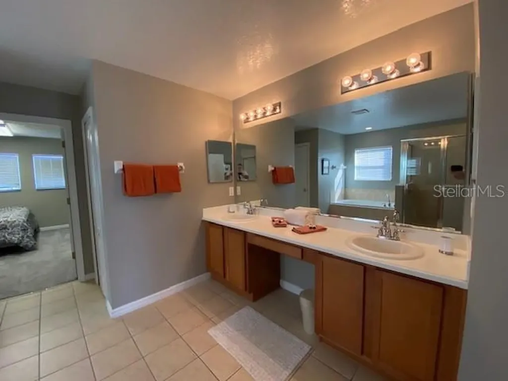 842 Sussex Drive Davenport FL 33896