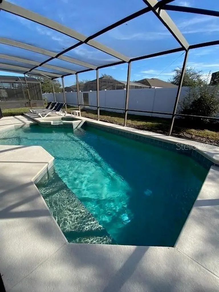 842 Sussex Drive Davenport FL 33896